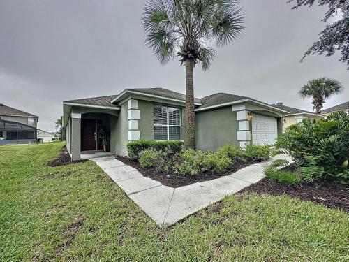 Four Bed Three Bath in a gated community with pool - image 12