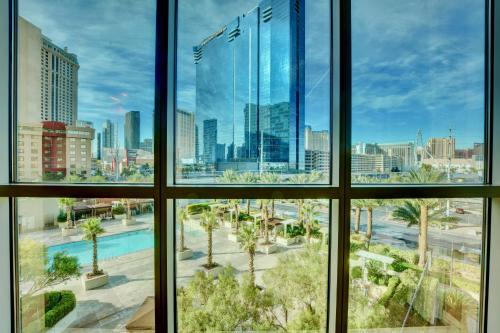 No Resort Fee - Strip Views, Pools & Parking, Las Vegas (foto 7)