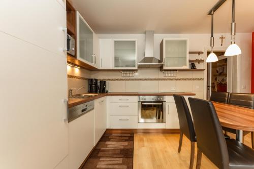 Ferienwohnung Ulli by Schladming-Appartements - image 2