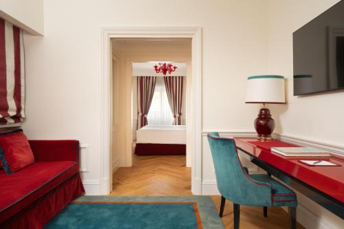 2 bedrooms, 4 beds