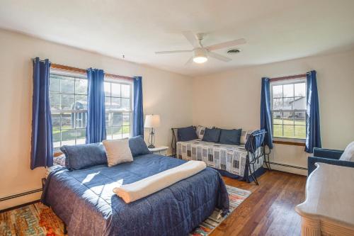 Waterfront Home with Game Room 4 Mi to Le Claire! in East Moline, USA