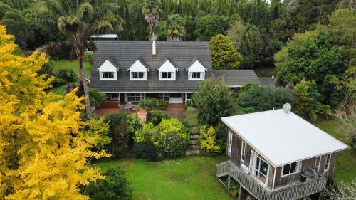 Horse Shoe Manor - Accommodation - Paihia