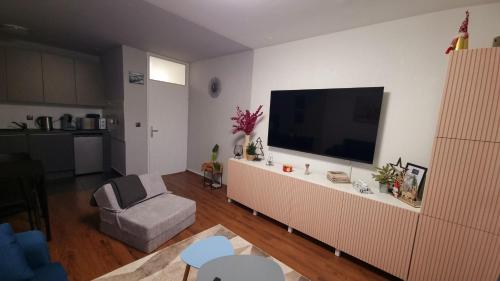 STUDIO APARTMAN 404