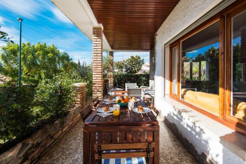 VILLA QUEEN FABIOLA, spacius home with private Pool in east Malaga, Málaga (photo 4)