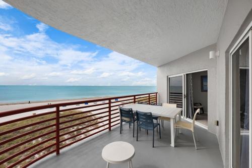 3br Luxury 1400 sq ft - Oceanfront - Crimson #301 image