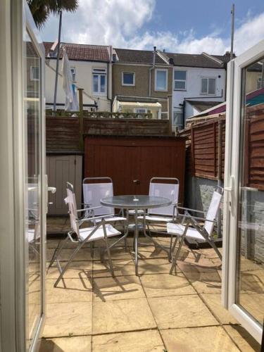 Air Maison - Homely Short Walk to Southsea - image 5
