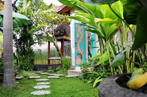 Three-Bedroom Villa with Private Pool image 10