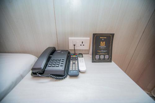 Deluxe Double or Twin Room image 3