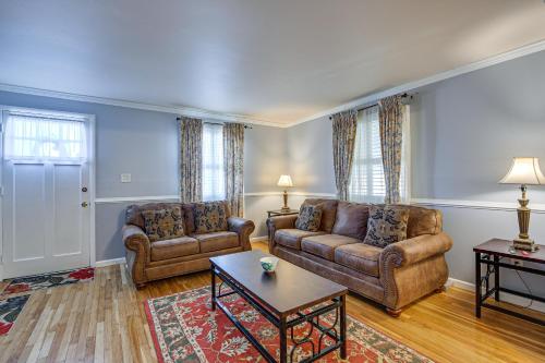 Maryland Abode with Patio Near Baltimore Harbor in Baltimore, USA