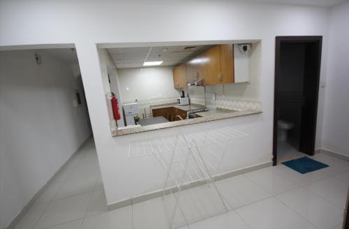 Cute Rooms and Small Partitions for Girls in Dubai- Female guests only فتيات فقط, Дубай (фото 4)