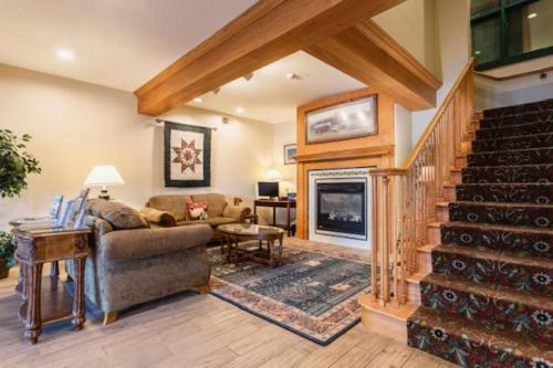 Lobby, Lancaster Inn & Suites in Manheim (PA)