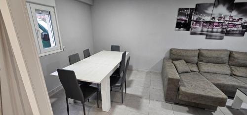 Létesítmények, villa requian in Teo