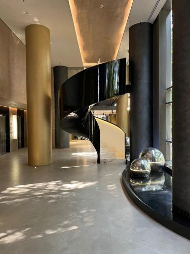 บริการและสิ่งอำนวยความสะดวก, Iconyc House of Charlie in เซาเด