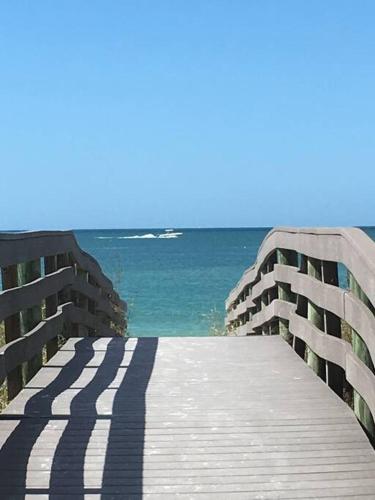 Private 3 bedroom waterfront Villa with pool in Clearwater Beach, USA