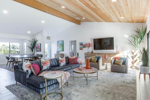 Palm Desert Home with Pool, Near El Paseo District! in Palm Desert, USA