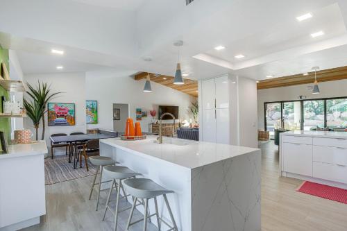 Palm Desert Home with Pool, Near El Paseo District! in Palm Desert, USA