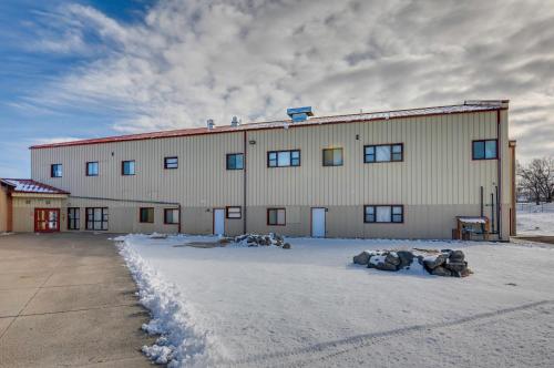 Downtown Del Norte Apartment Ski, Hike and Shop! in Del Norte, USA