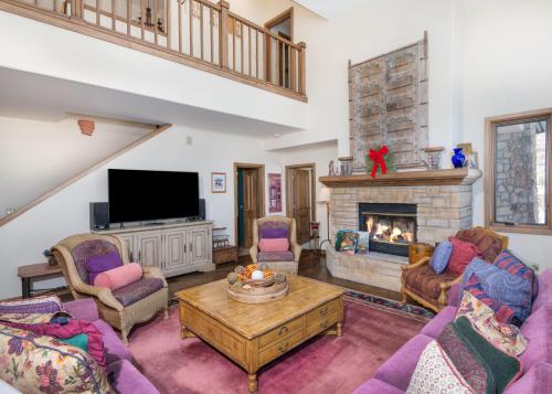 96 Highlands Slopeside #502, Beaver Creek in Beaver Creek, USA