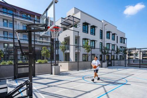 Level Hollywood – Los Angeles, CA
