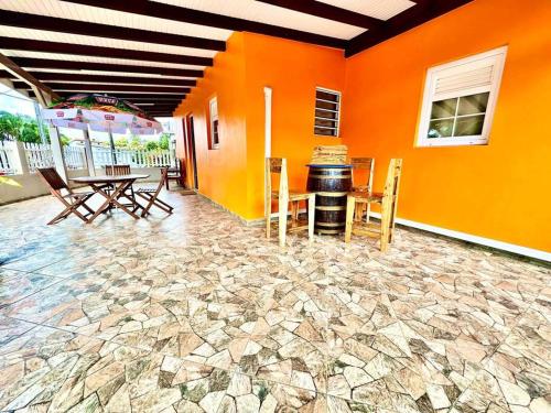 Villa Dom's Evasion
