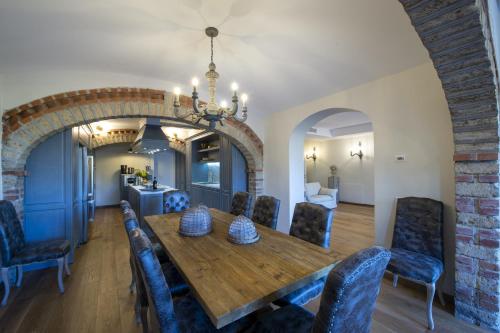 My Exclusive Italy - Villa Chianti with infinity pool and vineyard view