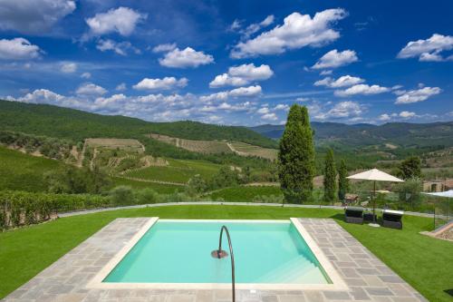 My Exclusive Italy - Villa Chianti with panoramic pool on the vineyard