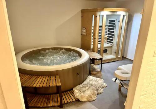 Bañera de hidromasaje, Le Manoir Ducey - Mont-Saint-Michel in Ducey