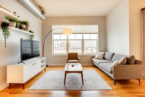 LoHi Condo with Balcony 1 Mi to Downtown Denver! in Denver, USA