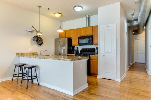 LoHi Condo with Balcony 1 Mi to Downtown Denver! in Denver, USA