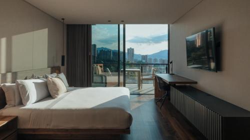 Kiin Living- "Child-free coliving"