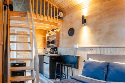 Sunflower Suite - The Dordean Suites of Chester in 西岸