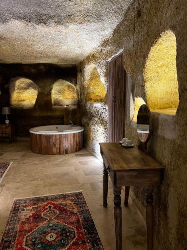 Pezsgőfürdő, Chakra Special Caves in Urgup