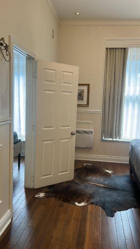 Deluxe Suite image 1