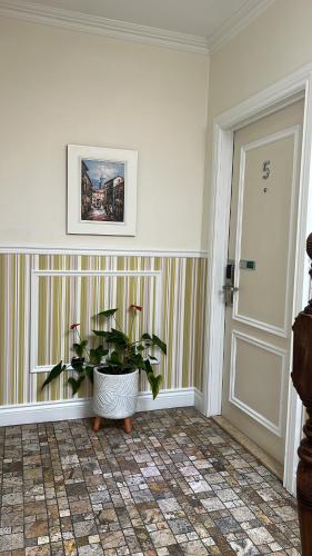 Deluxe Queen Suite room in Parc Suites Hotel