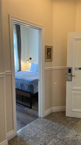 Deluxe Suite image 10