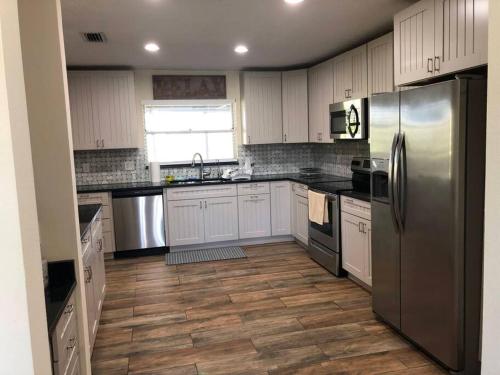 Kitchen, Relax and enjoy our Peaceful Lakefront Home in Odessa (FL)