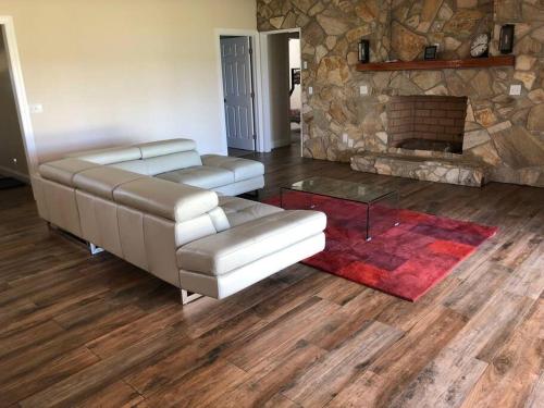 Relax and enjoy our Peaceful Lakefront Home in Odessa, USA