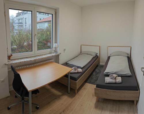 Ferienwohnung Sorgenfrei - Parkplatz, Balkon & Terrasse