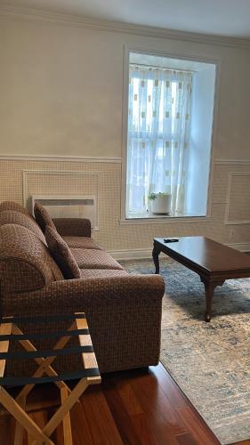 Deluxe Queen Suite image 4
