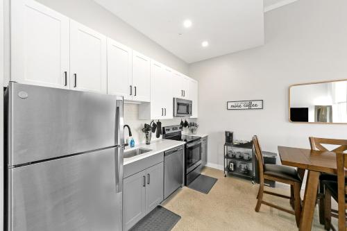 King Bed, Downtown Steps from Bengals & Reds, Minutes to OTR, TQL, HardRock, Cincinnati (foto 4)
