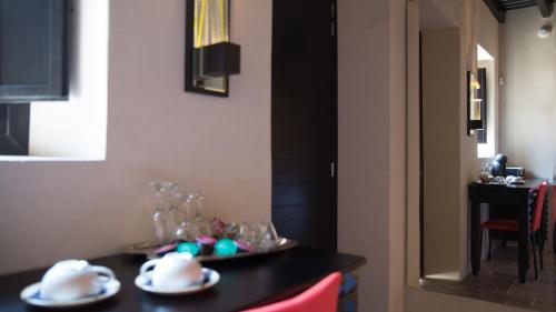  Suite with Balcony - Daphne image 5