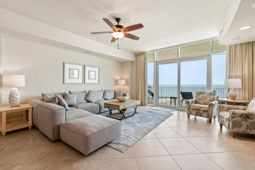 Luxury Gulf Front Condo Lazy River