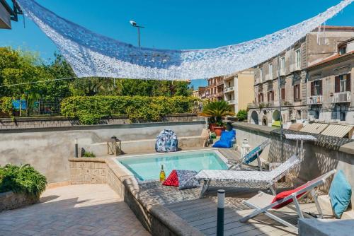Spacious Villa with 4 rooms, pool, solarium & garden Sant