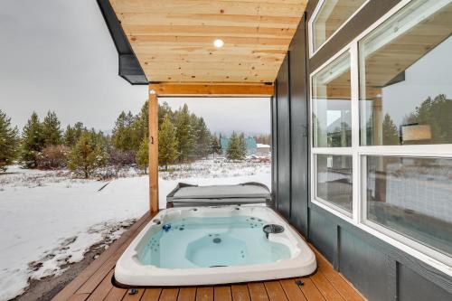 Pet-Friendly Donnelly Home with Private Hot Tub!