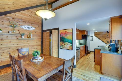 Inviting Sunriver Cabin with Resort Amenities!