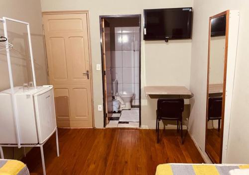 Standard Double Room image 3