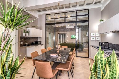White Miracle Suite, Rome