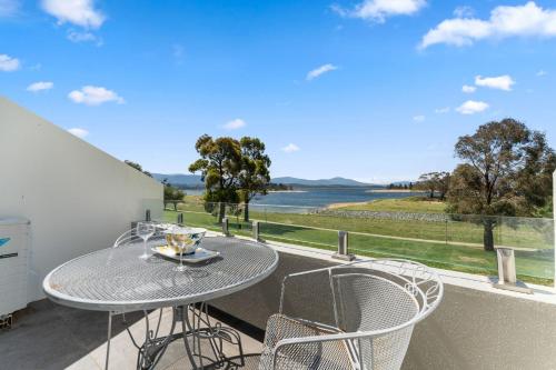 Horizons 216 - Deluxe Lake Front Studio l Pool l Tennis l Air-Con, Jindabyne (fotografie 7)
