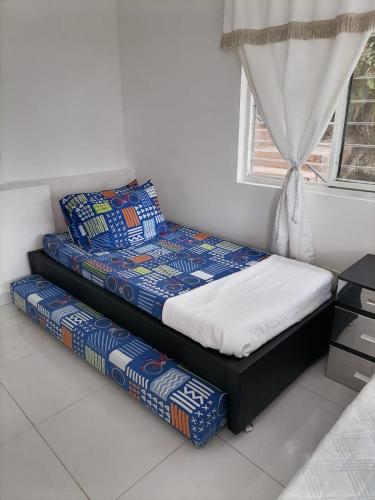 1 queen bed, 1 bunk bed, 1 futon bed