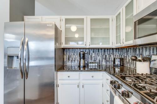 Family Home with Fire Pit, 7 Mi to Downtown Denver! in Arvada, USA